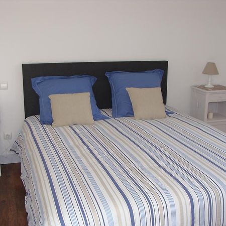 Le Vieux Castel Bed & Breakfast Goustranville Exterior photo